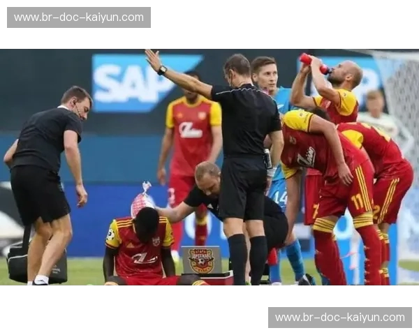 绿茵场上的“工业硬核”对决：莫斯科火车头vs图拉兵工厂，铁血意志的巅峰碰撞